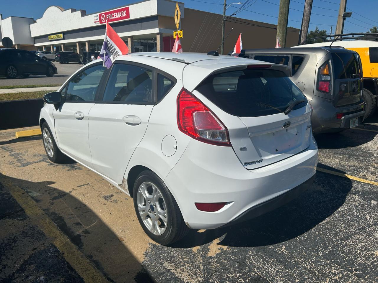 2015 Ford Fiesta Se - Фото 3