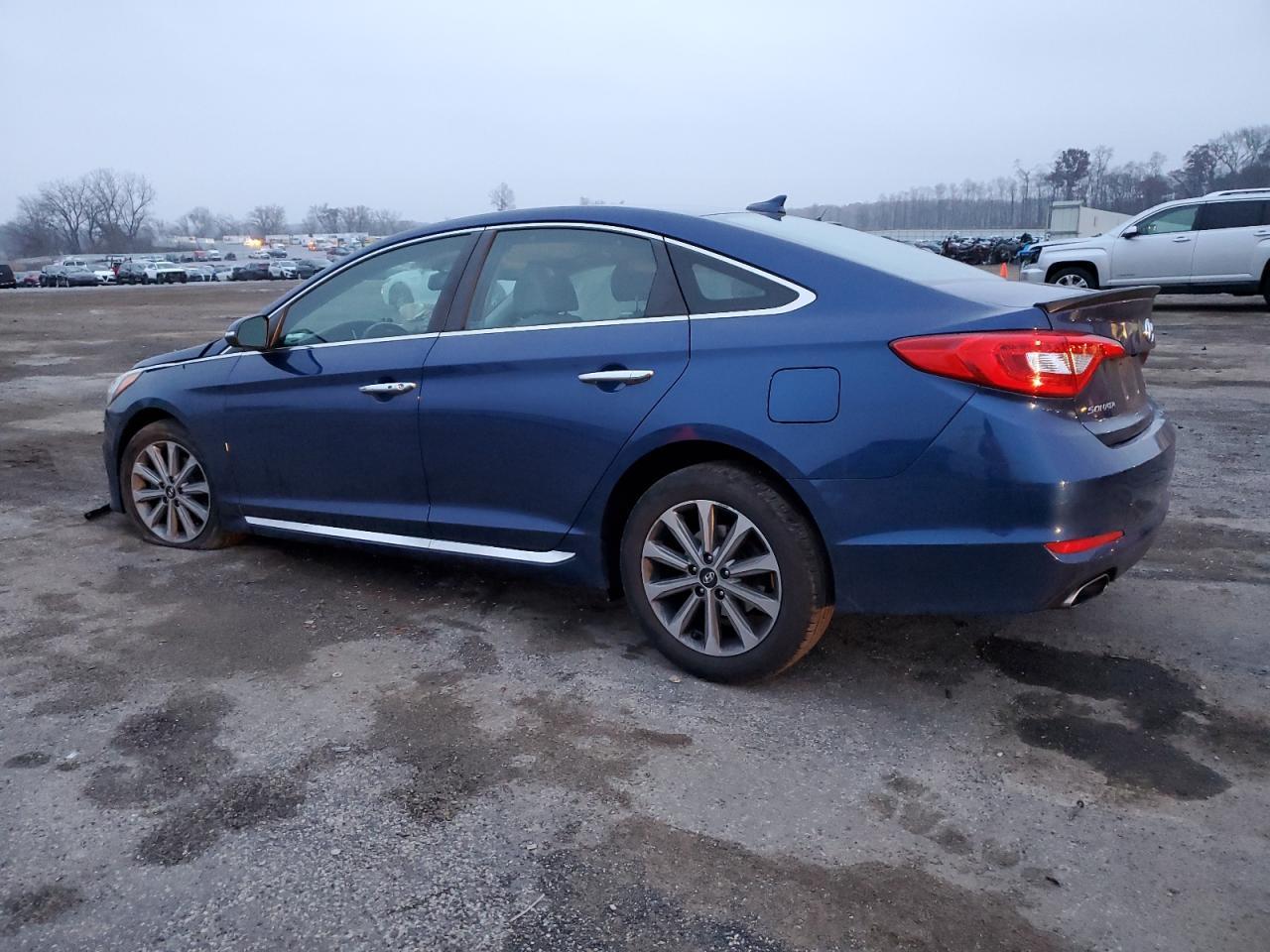 2017 Hyundai Sonata Sport - Фото 2