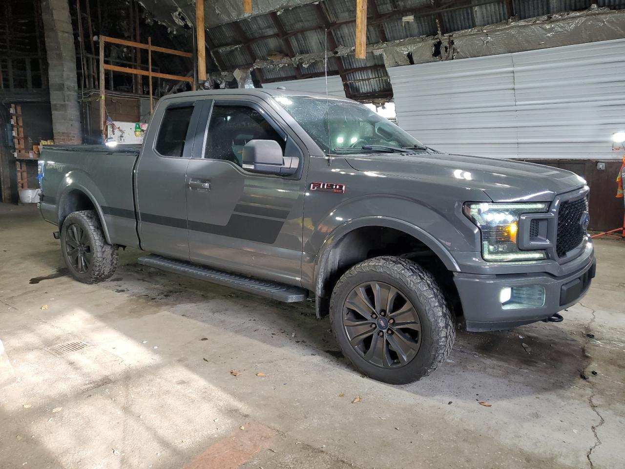 2018 Ford F150 Super Cab - Фото 4