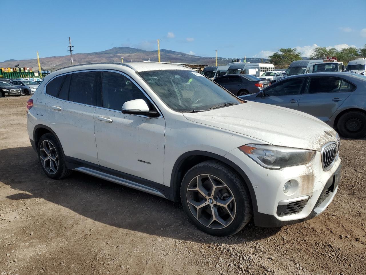 2017 BMW X1 Sdrive28I - Фото 4