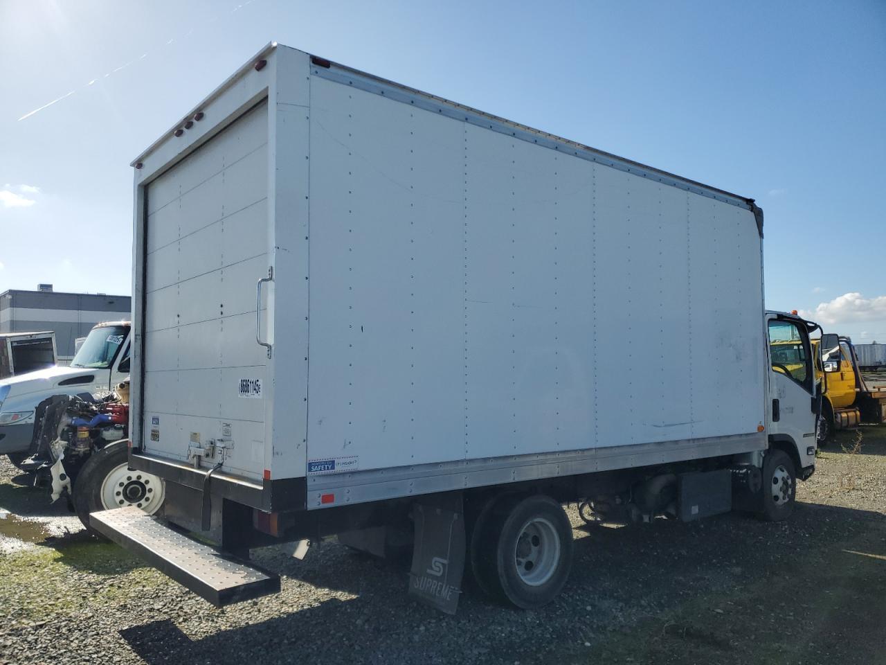 2018 Isuzu Npr Hd Box Truck - Image 3