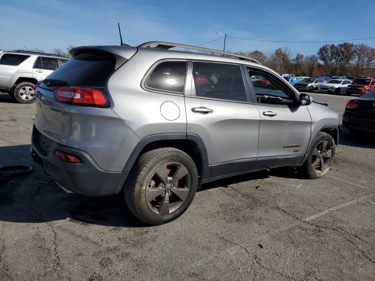 2016 Jeep Cherokee Latitude - Фото 3