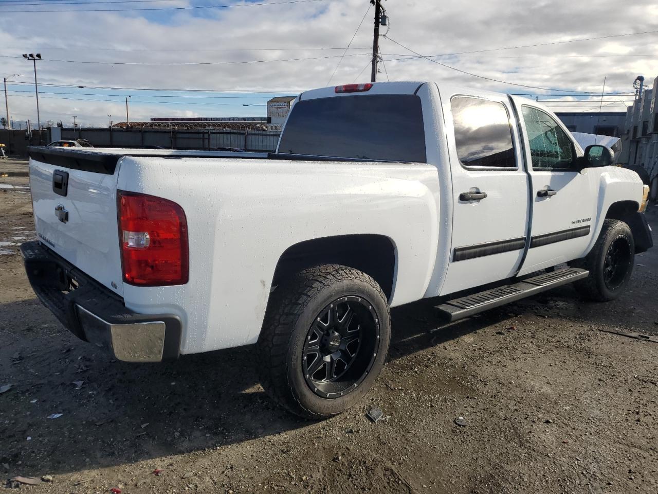 2009 Chevrolet Silverado C1500 - Image 3