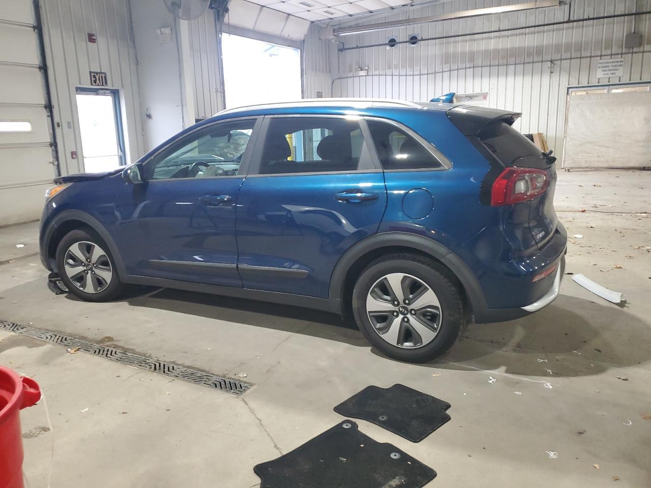 2017 Kia Niro Fe - Image 2