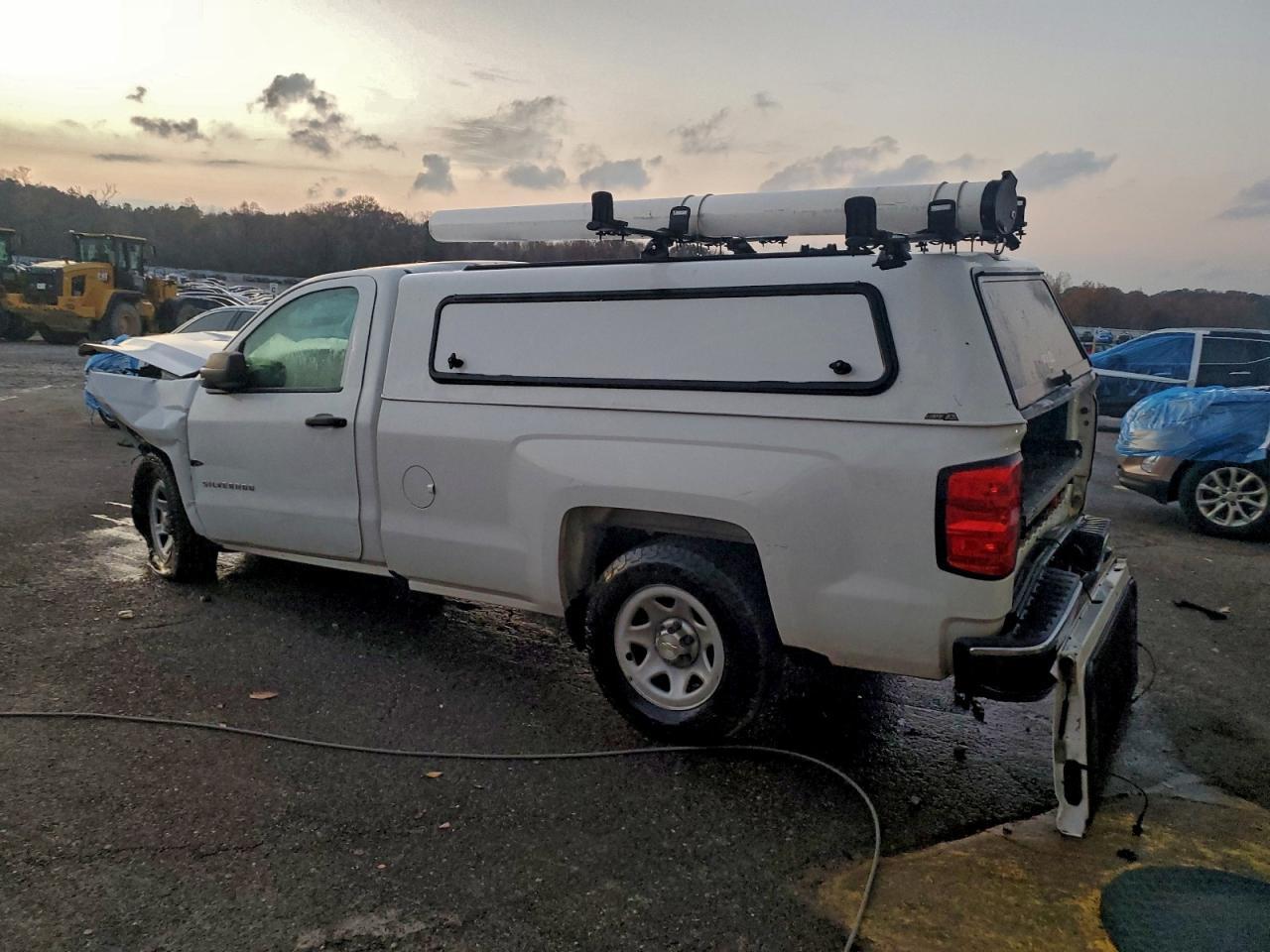 2018 Chevrolet Silverado C1500 - Фото 2