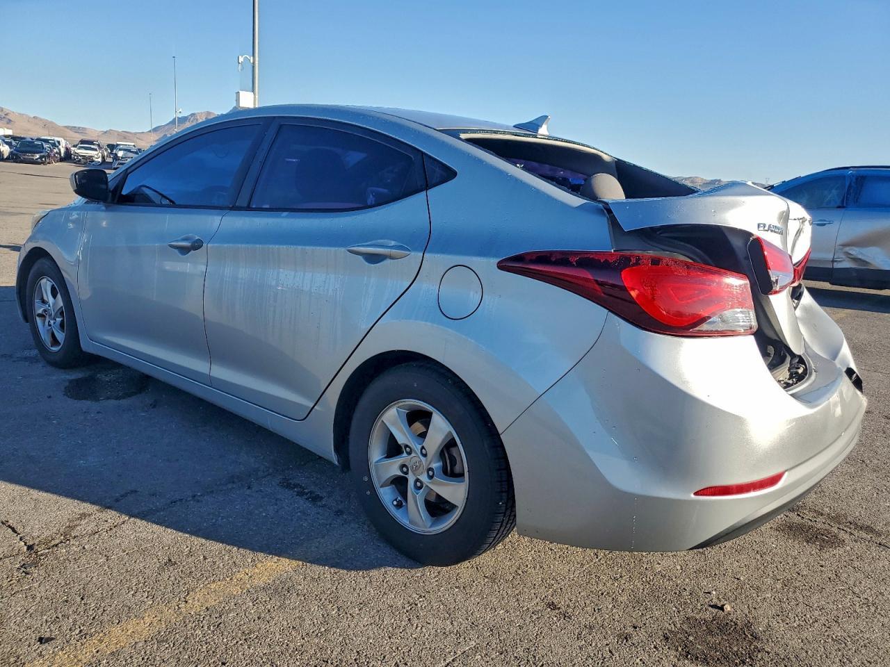 2014 Hyundai Elantra Se - Фото 2