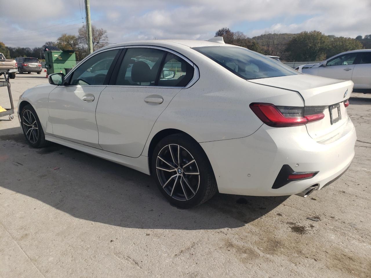 2021 BMW 330I - Фото 2