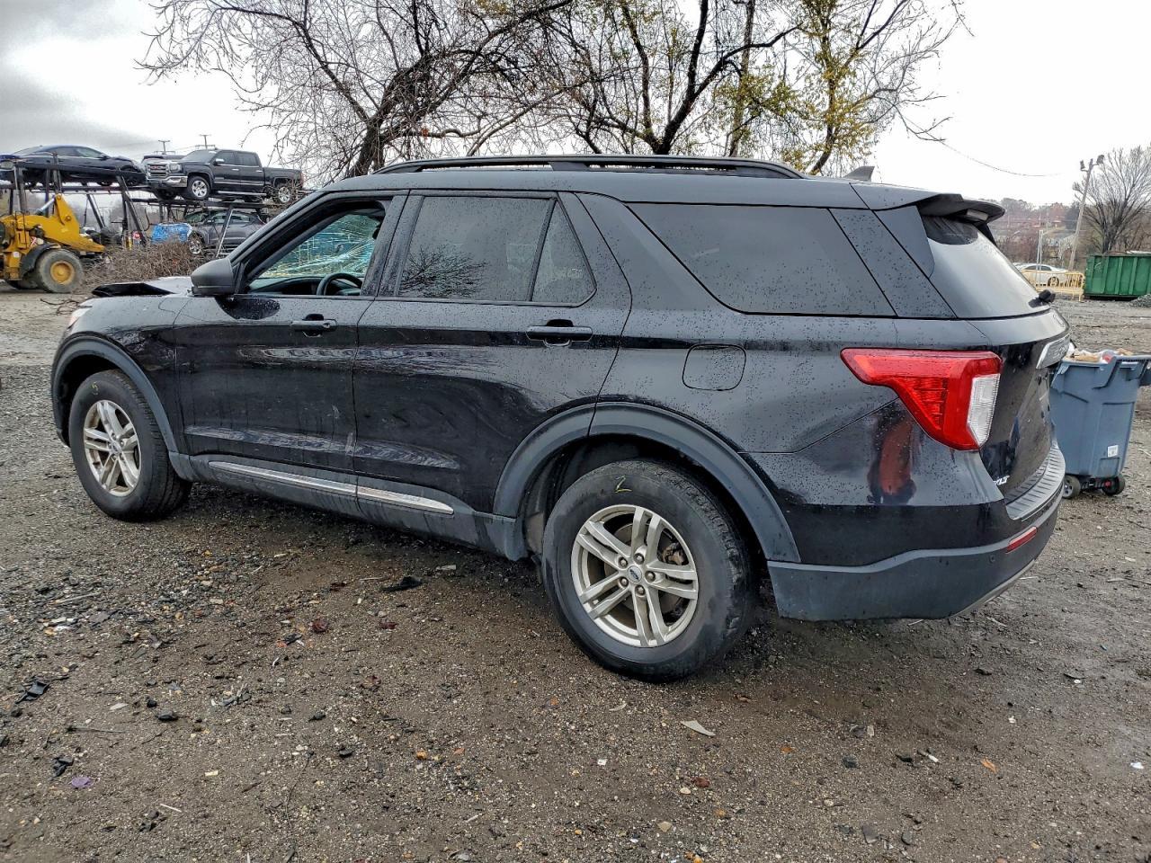 2023 Ford Explorer Xlt - Image 2
