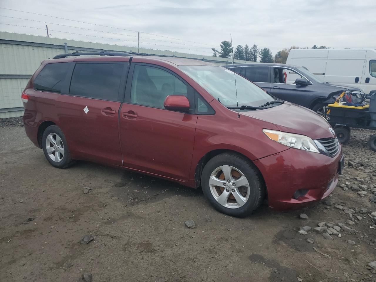 2011 Toyota Sienna Le - Фото 4