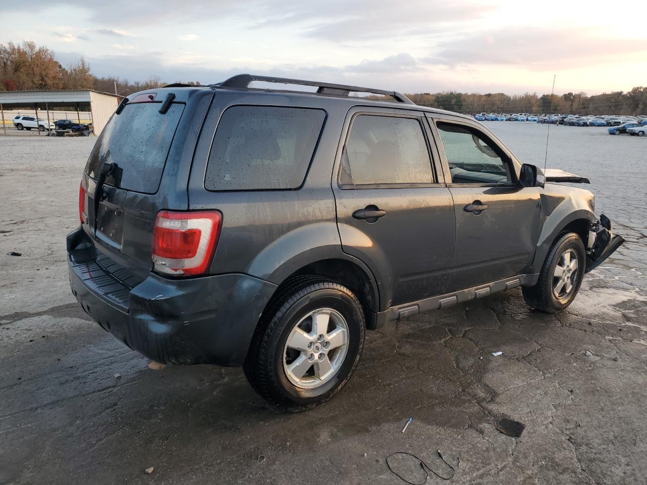 2009 Ford Escape Xls - Фото 3