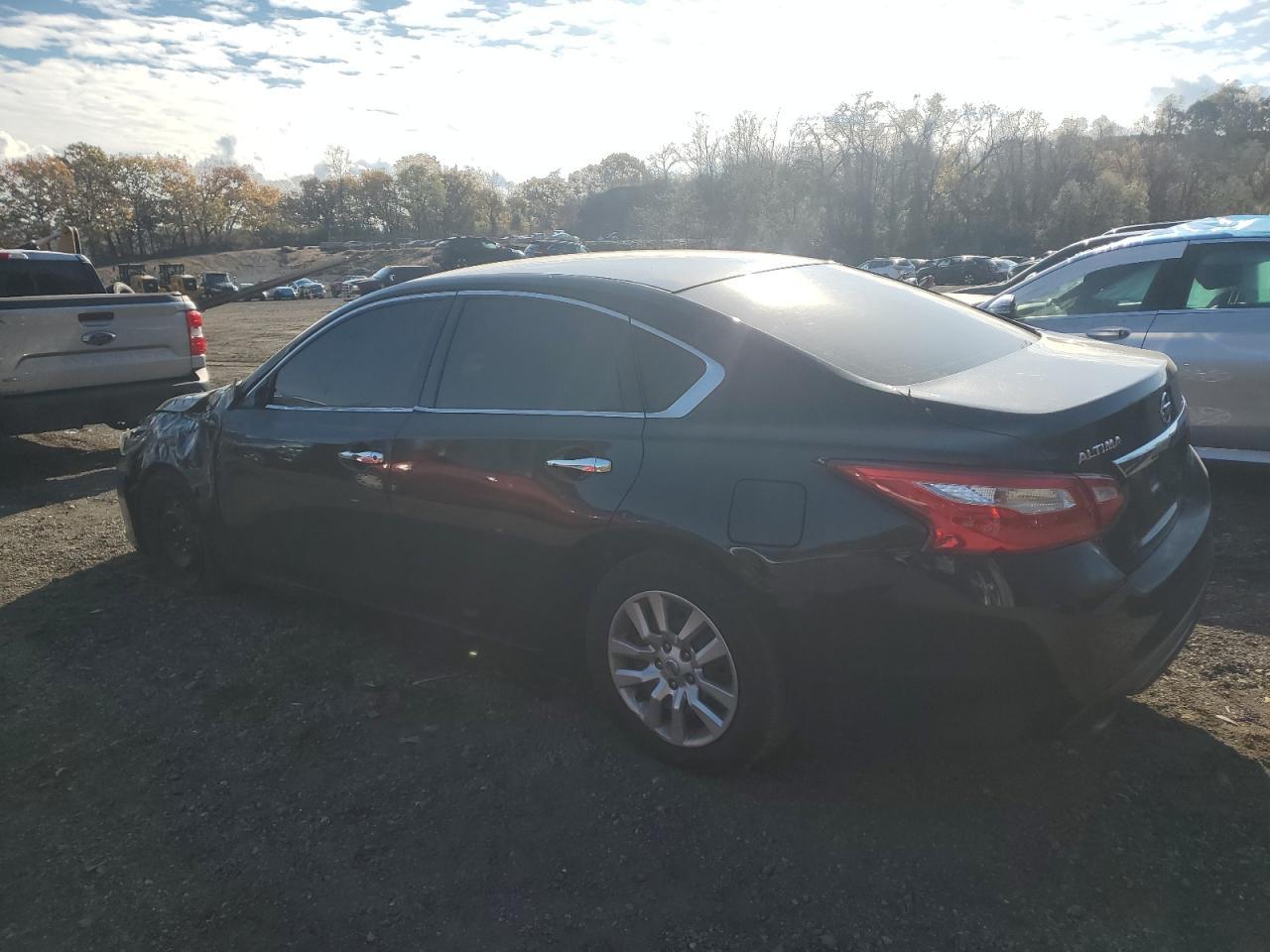 2016 Nissan Altima - Image 2