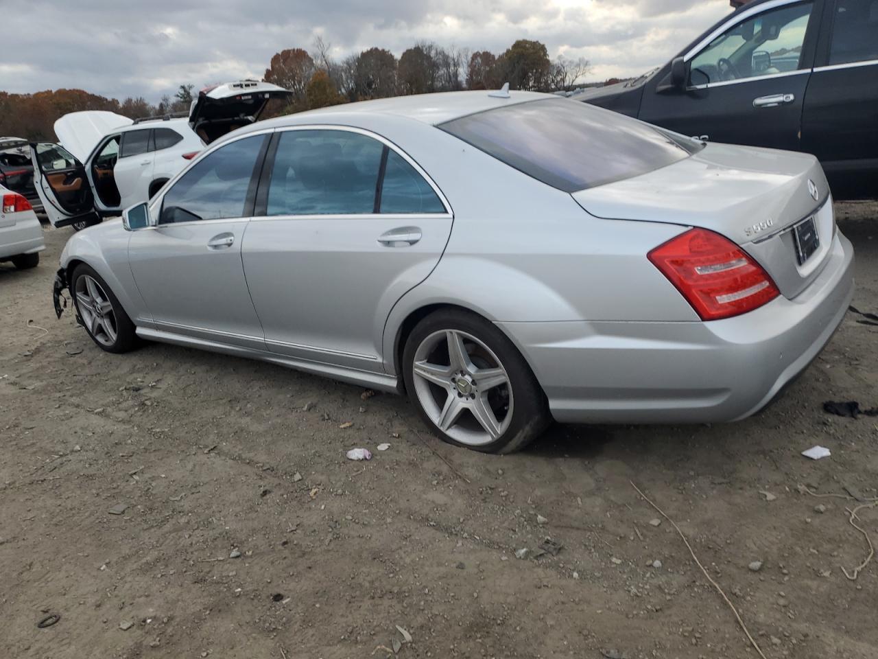 2010 Mercedes-Benz S 550 - Фото 2