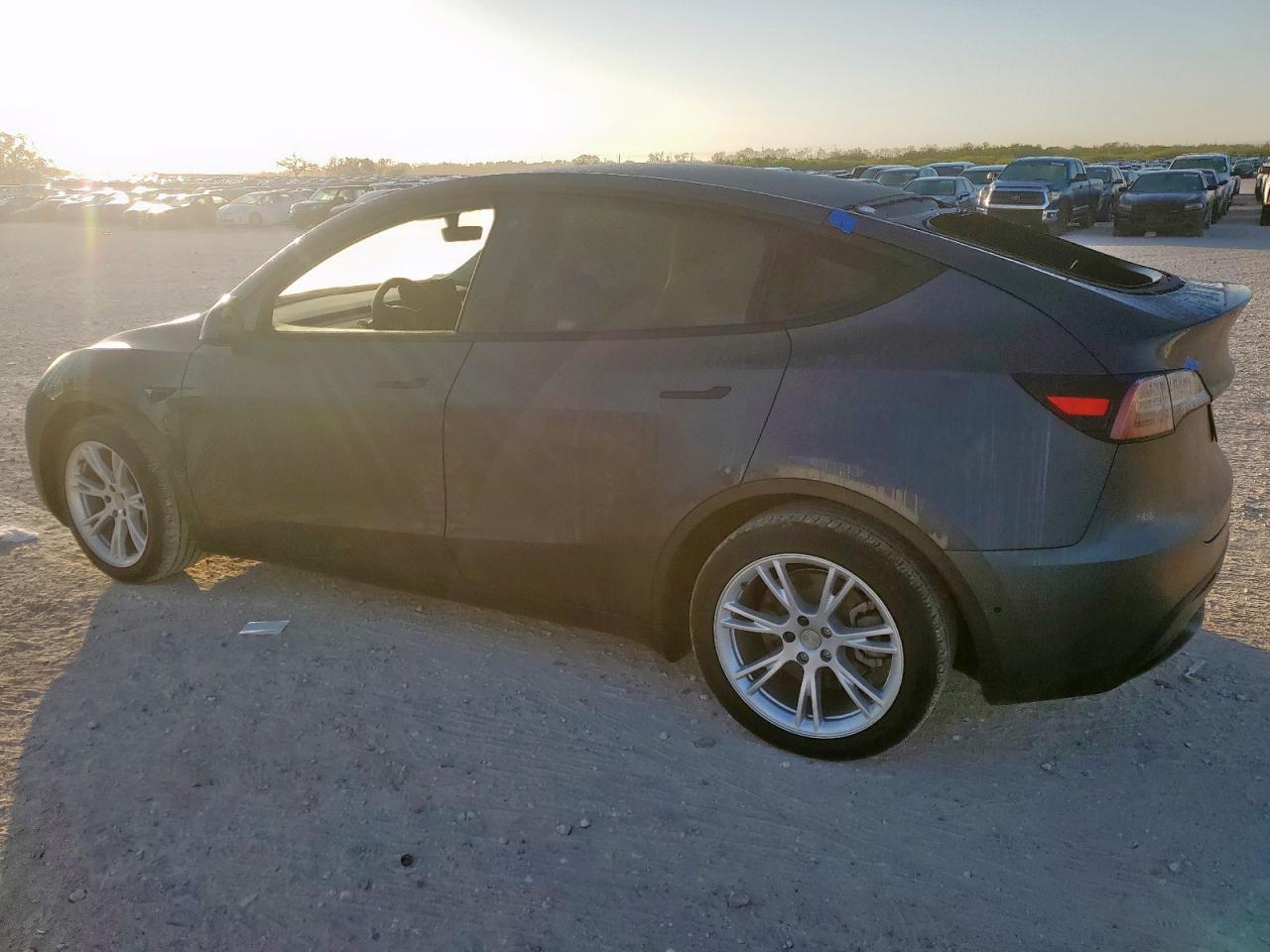 2021 Tesla Model Y - Image 2