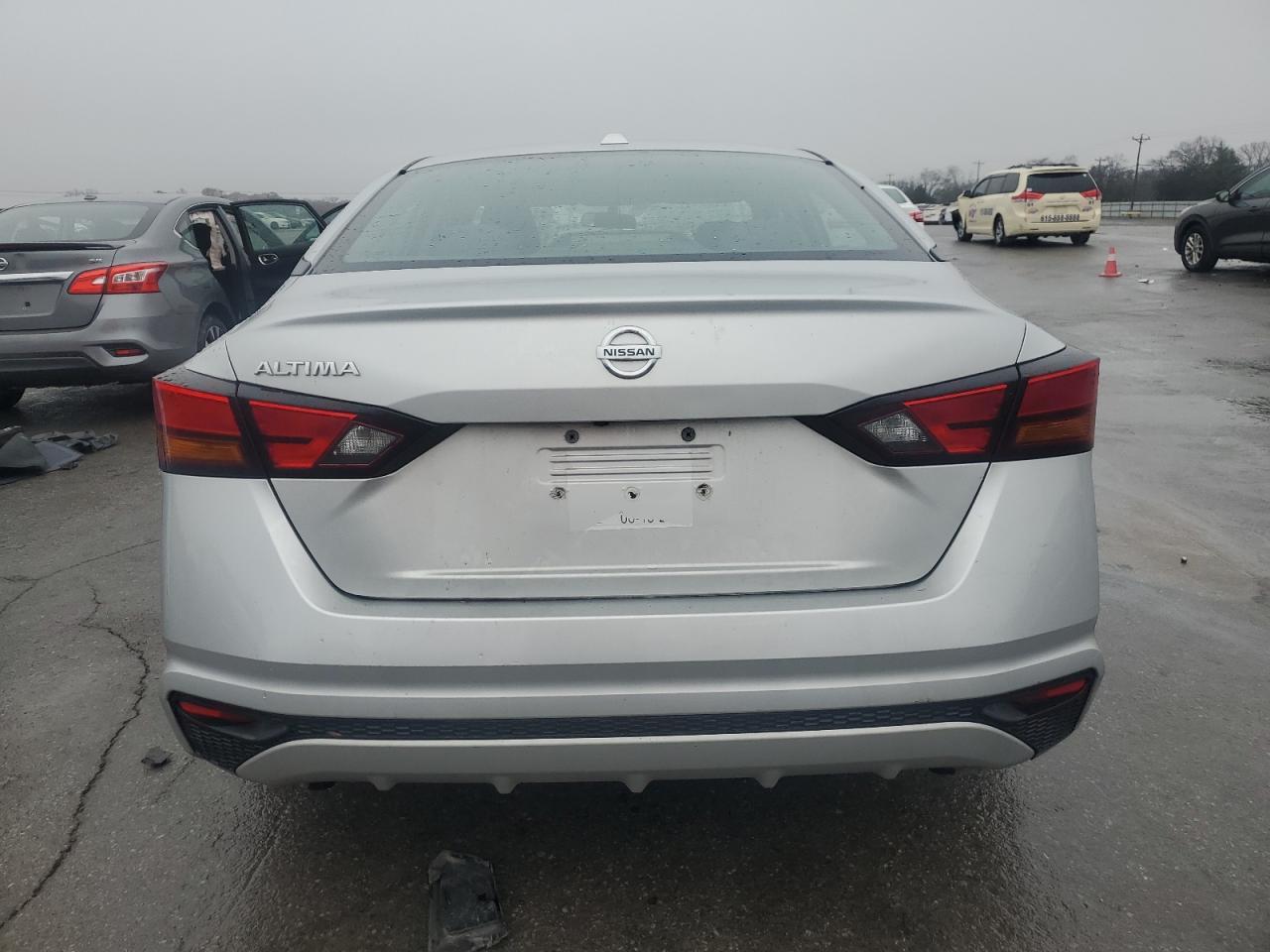 2020 Nissan Altima S - Фото 6