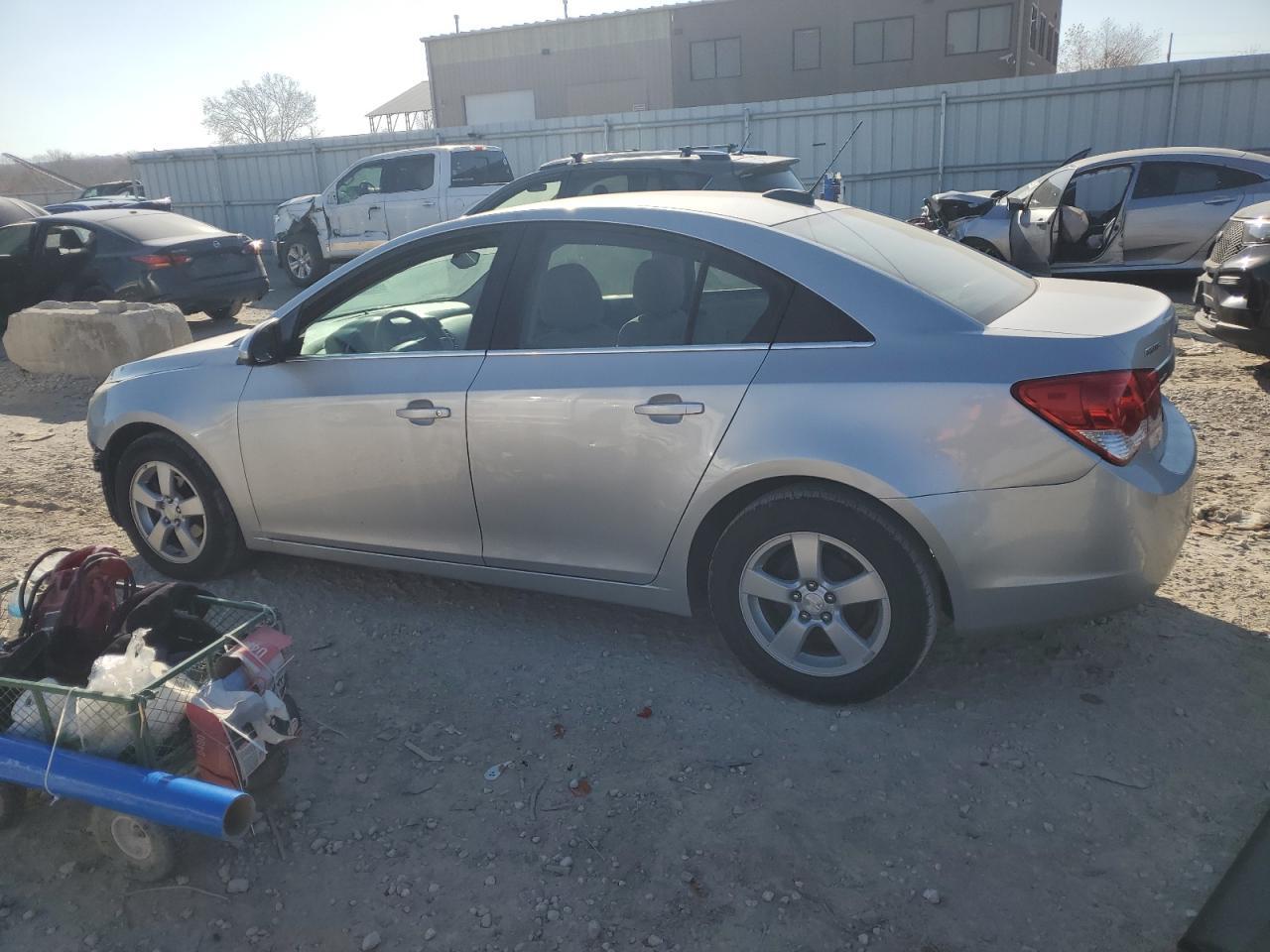 2016 Chevrolet Cruze Limited Lt - Image 2