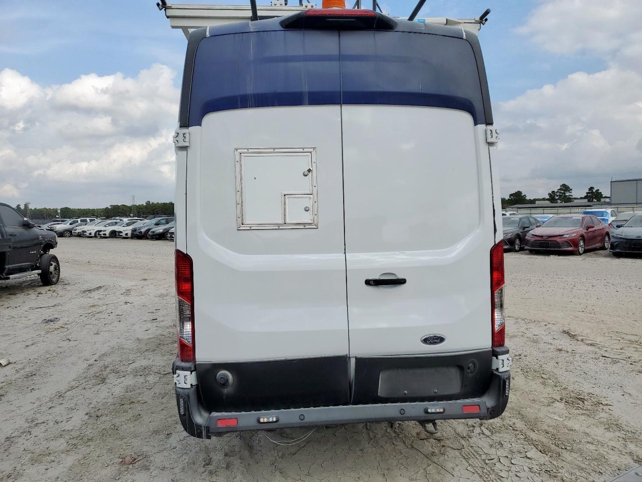 2025 Ford Transit T-250 - Image 6