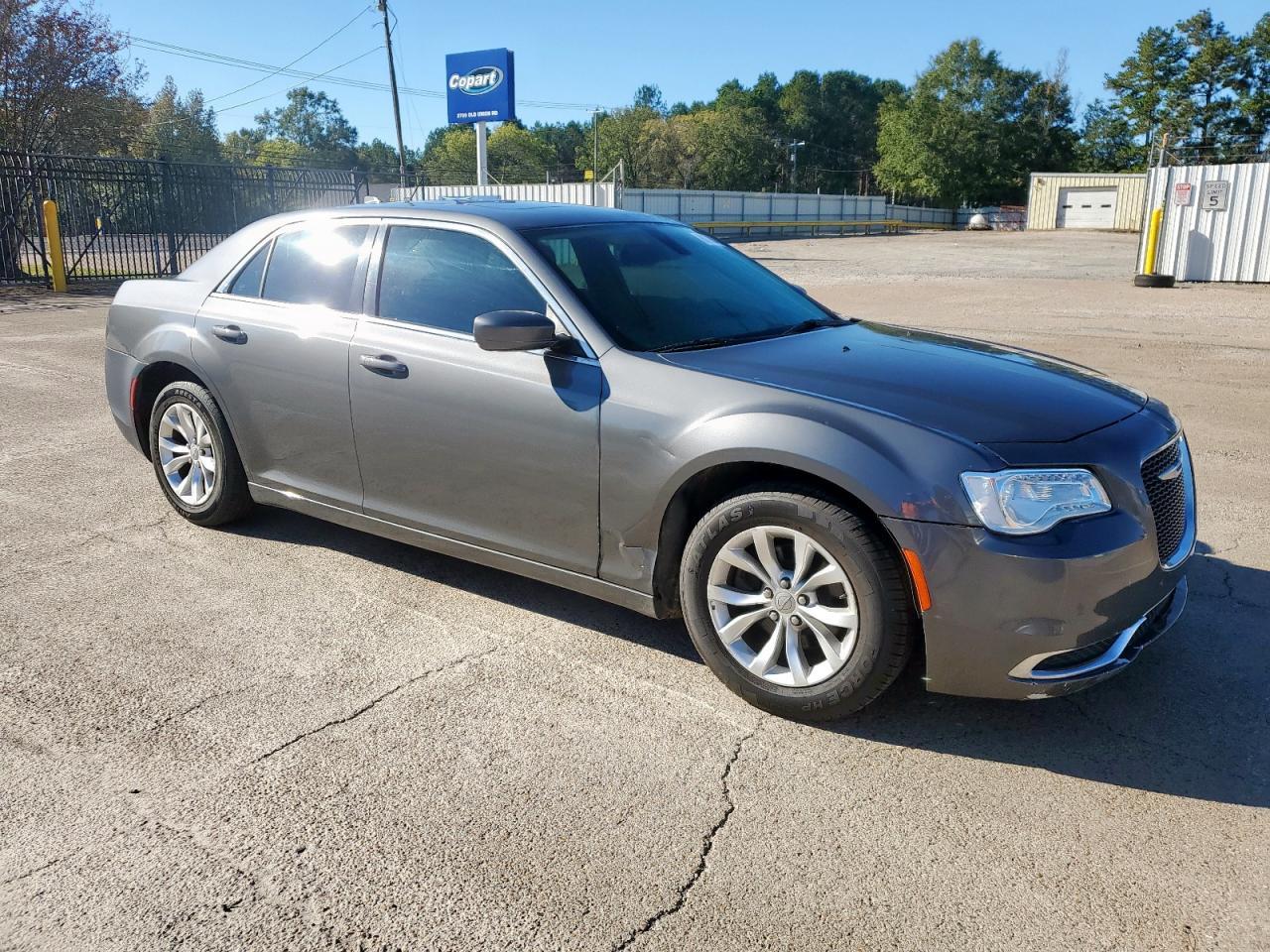 2015 Chrysler 300 Limited - Фото 4