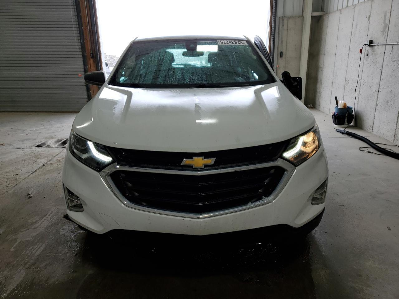 2021 Chevrolet Equinox Ls - Image 5