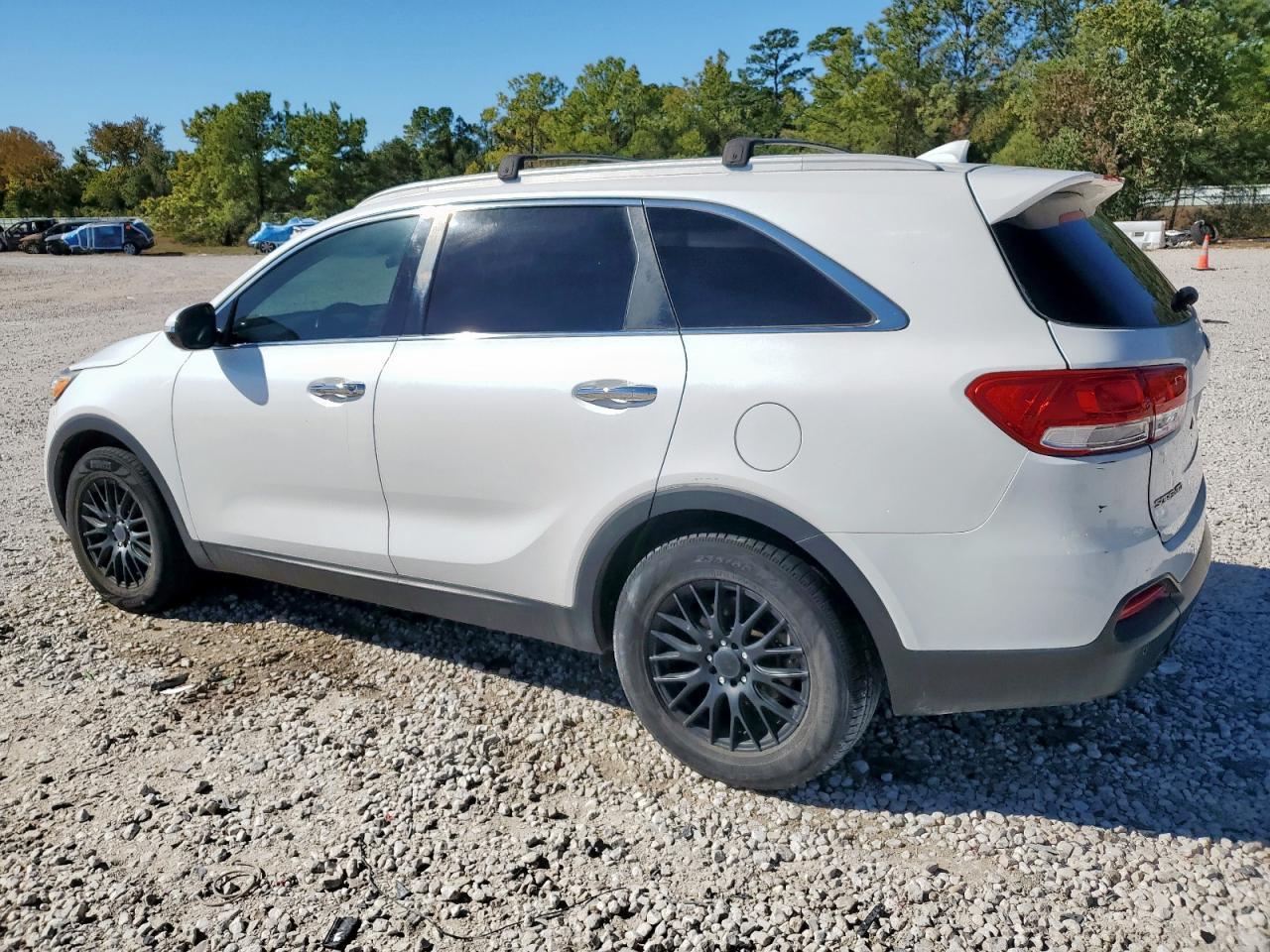 2017 Kia Sorento Lx - Image 2