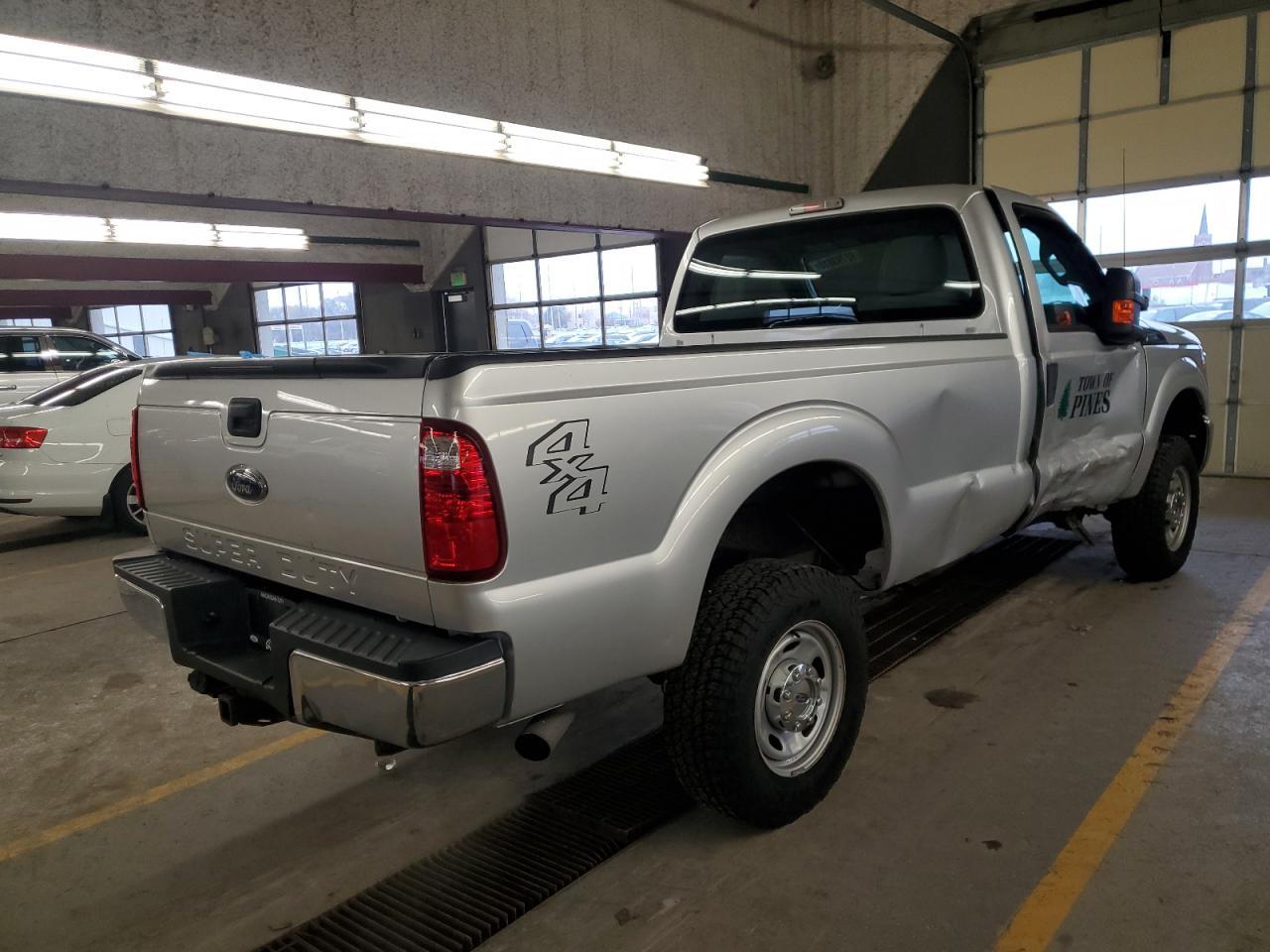 2015 Ford F250 Super Duty - Image 3