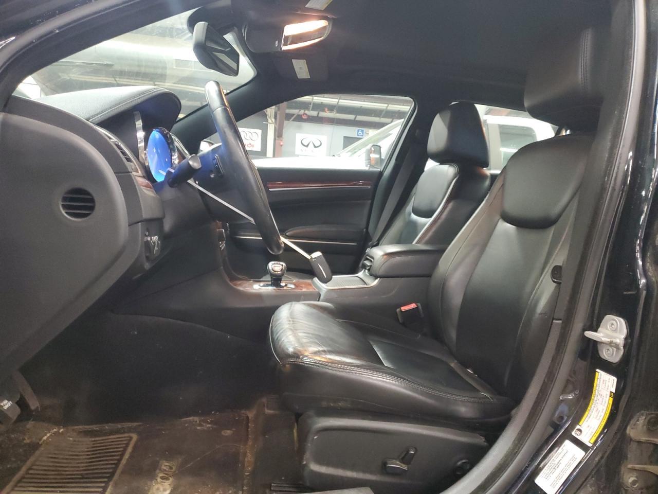 2013 Chrysler 300 - Image 7