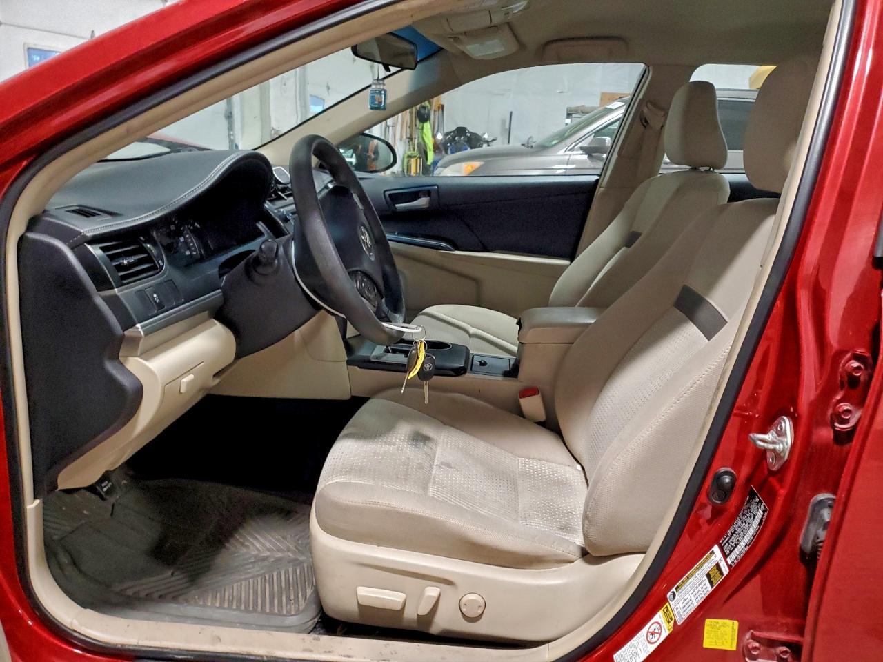 2014 Toyota Camry L - Фото 7