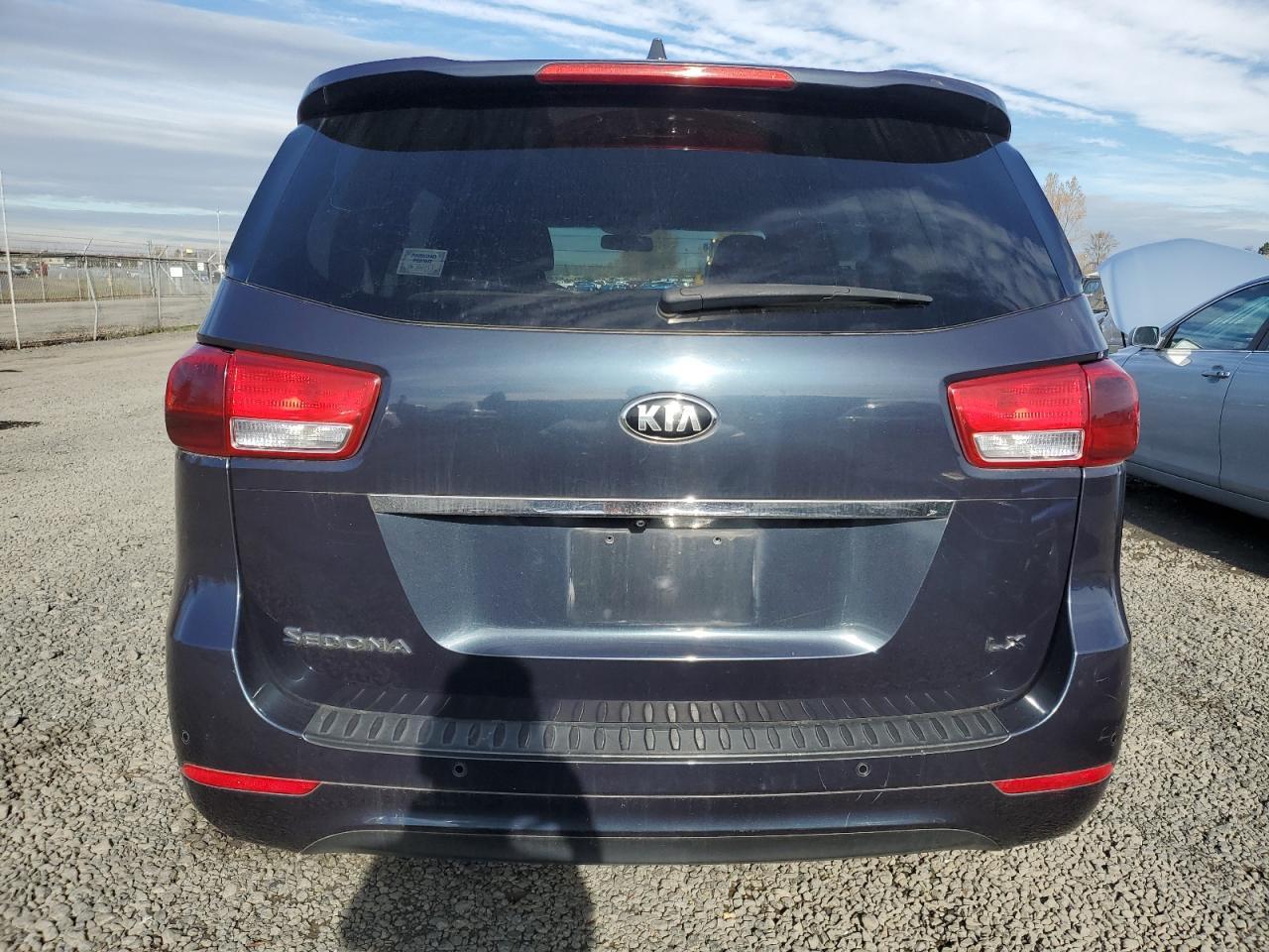 2016 Kia Sedona Lx - Фото 6