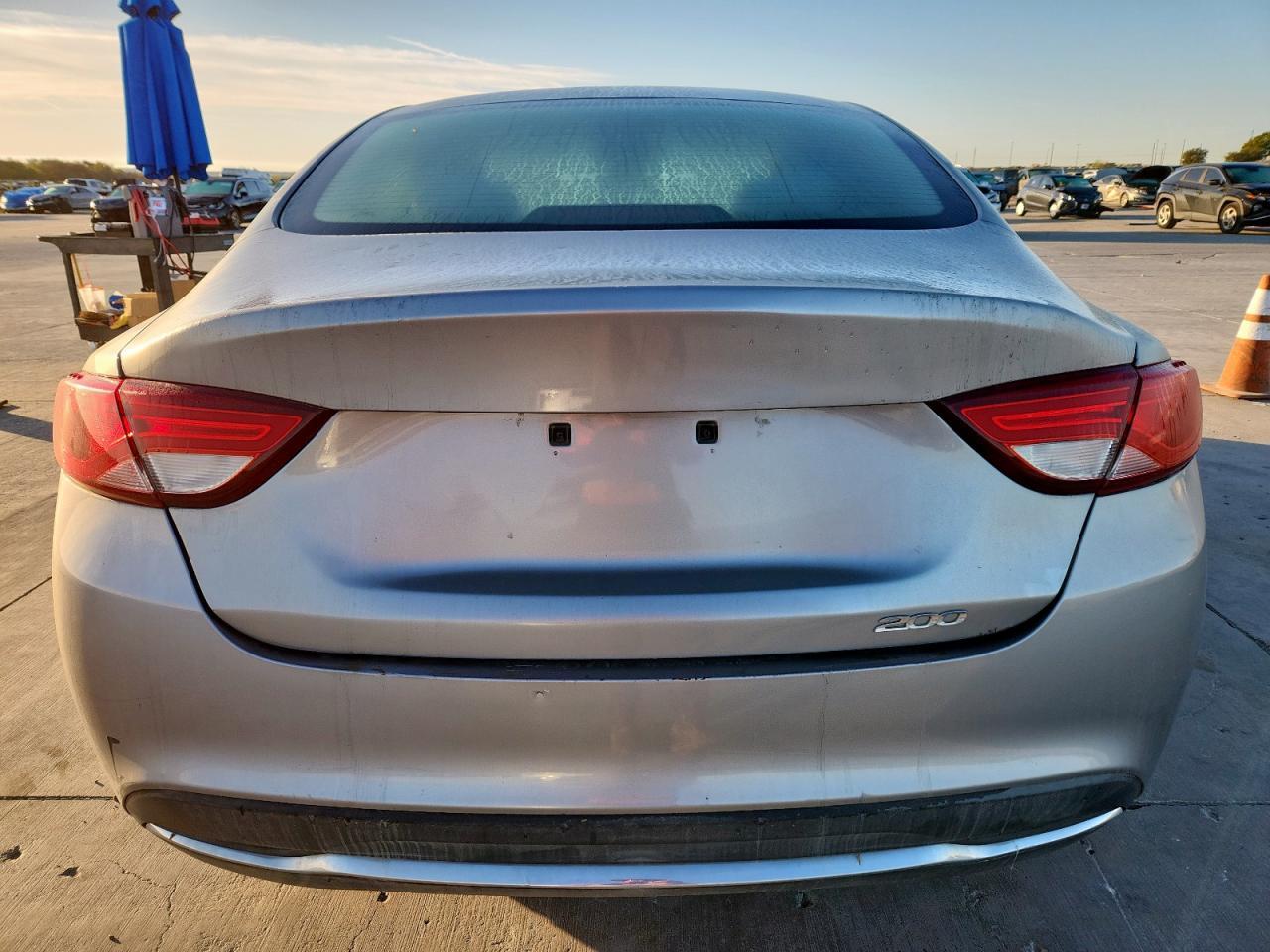 2015 Chrysler 200 Limited - Фото 6