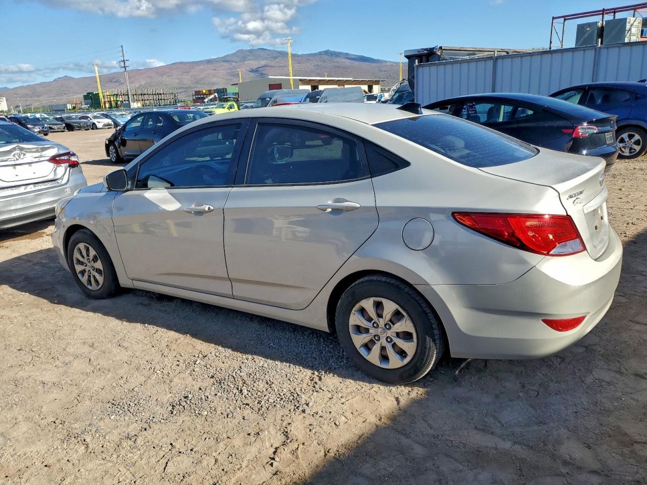 2016 Hyundai Accent Se - Фото 2