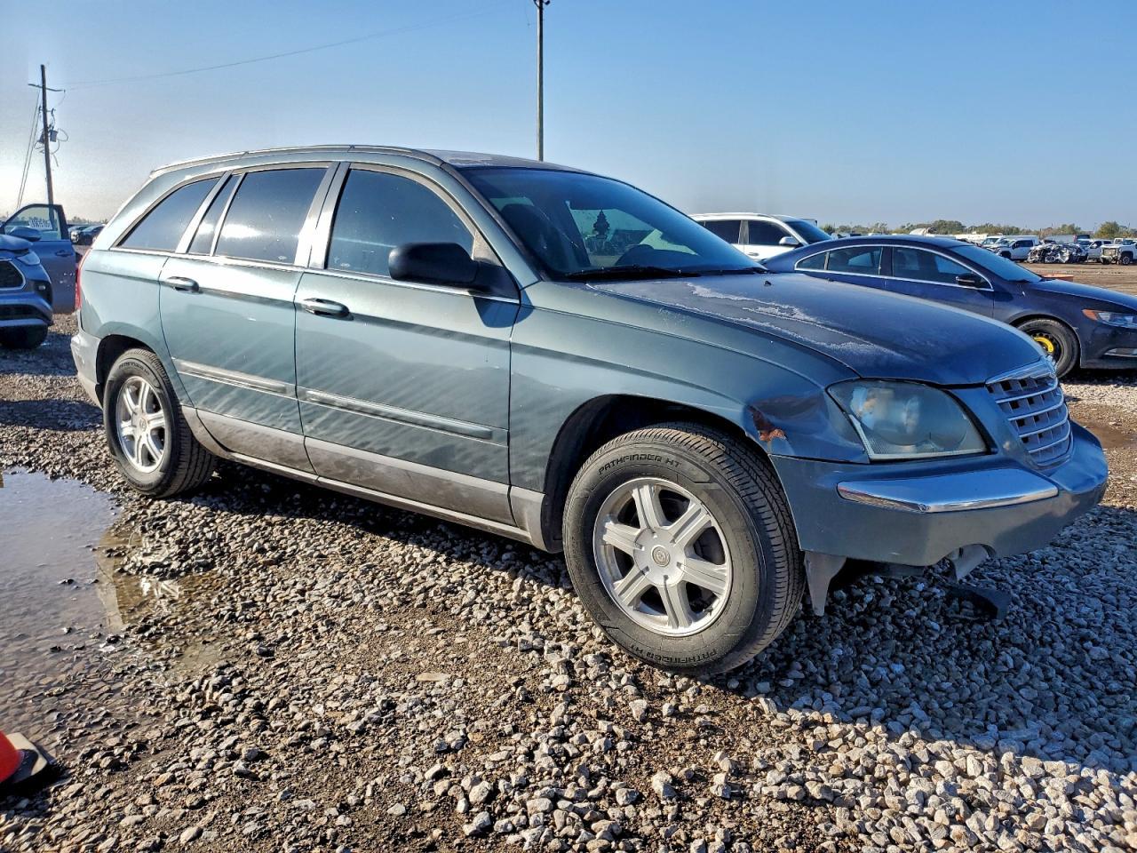 2005 Chrysler Pacifica Touring - Image 4
