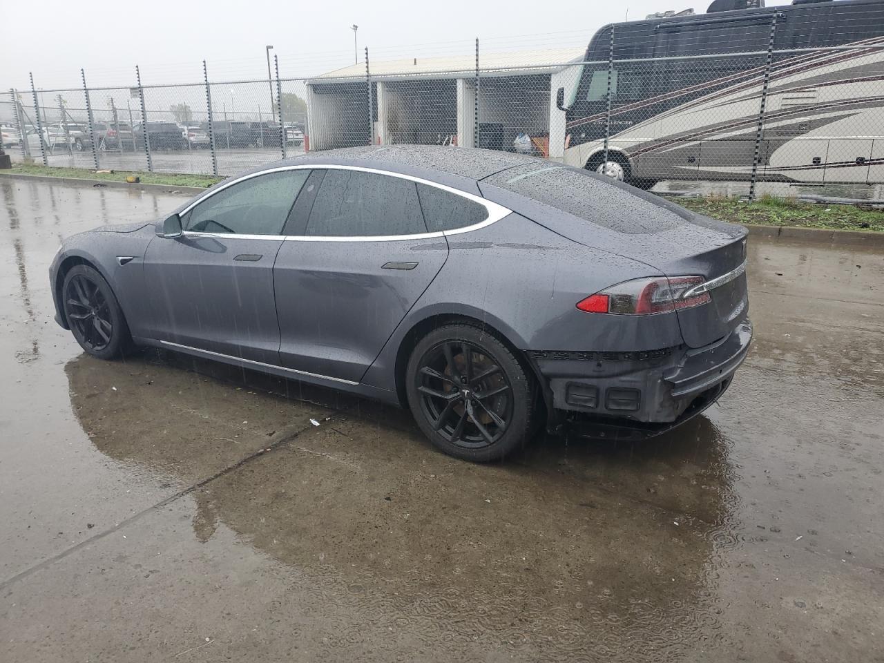 2021 Tesla Model S - Image 2