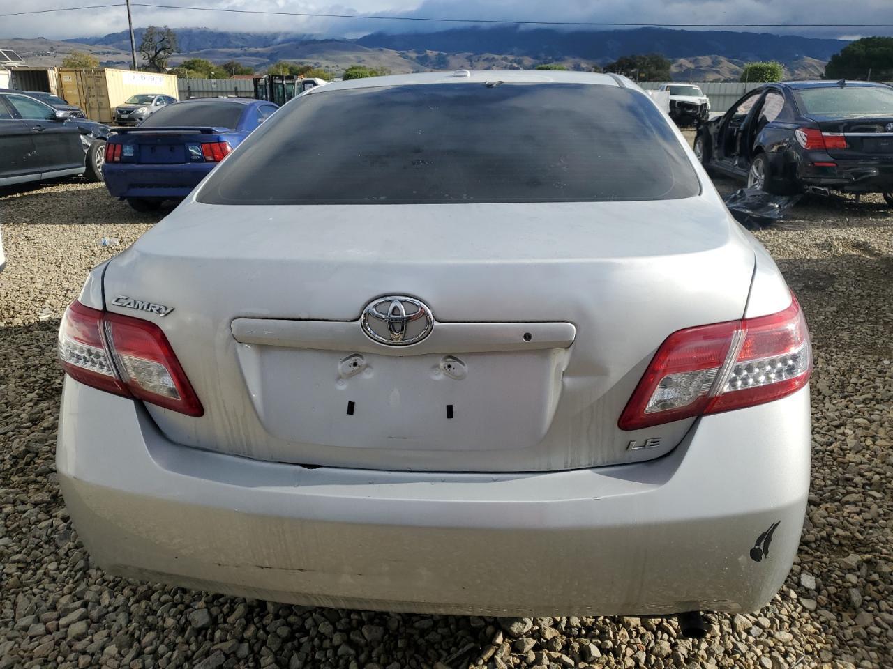 2011 Toyota Camry Base - Фото 6