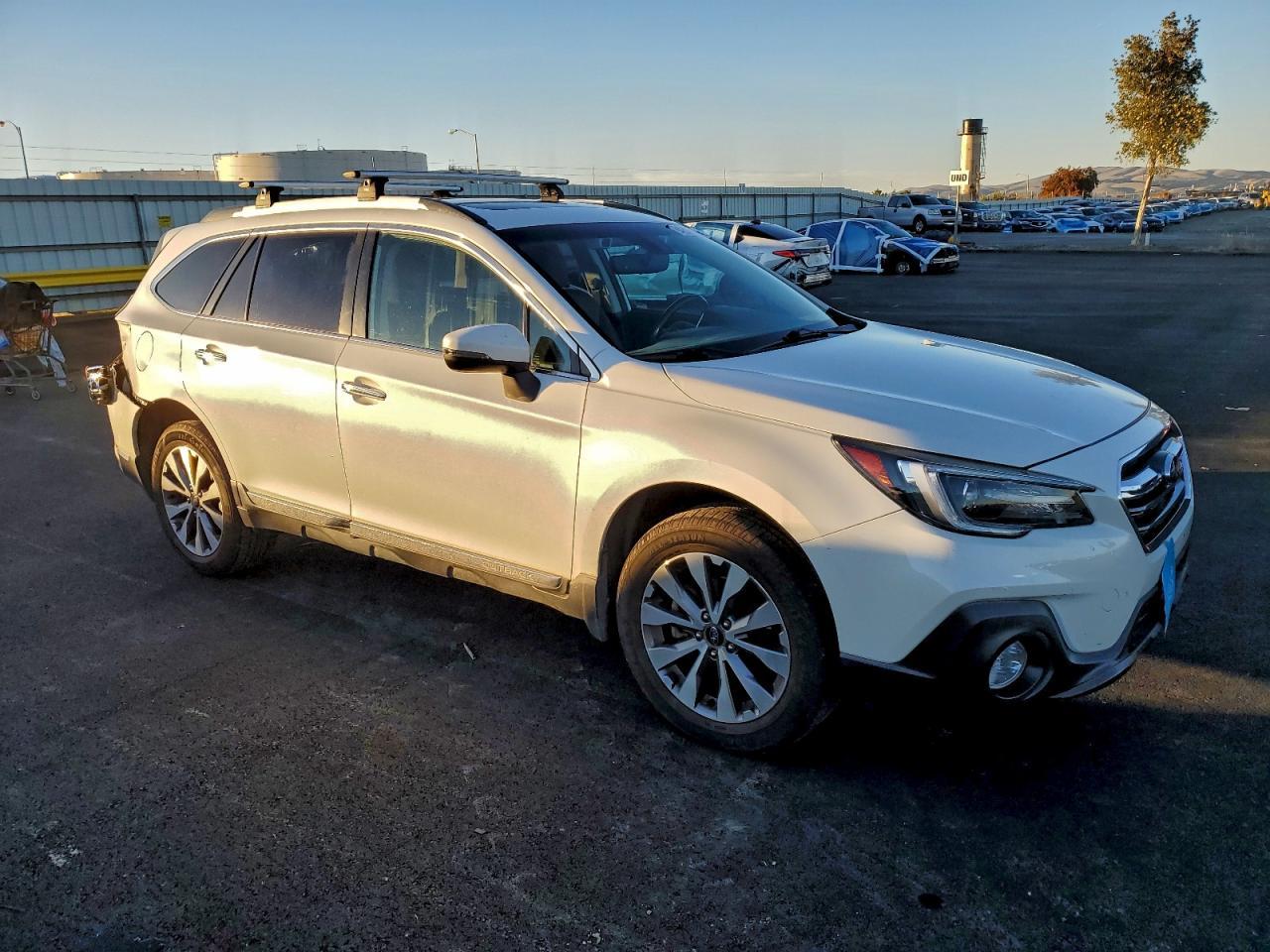 2018 Subaru Outback Touring - Image 4
