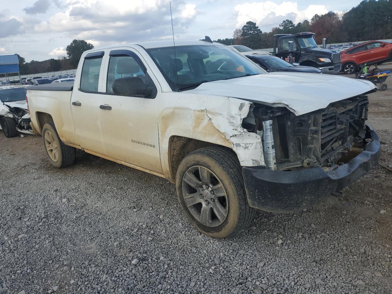 2017 Chevrolet Silverado K1500 - Image 4