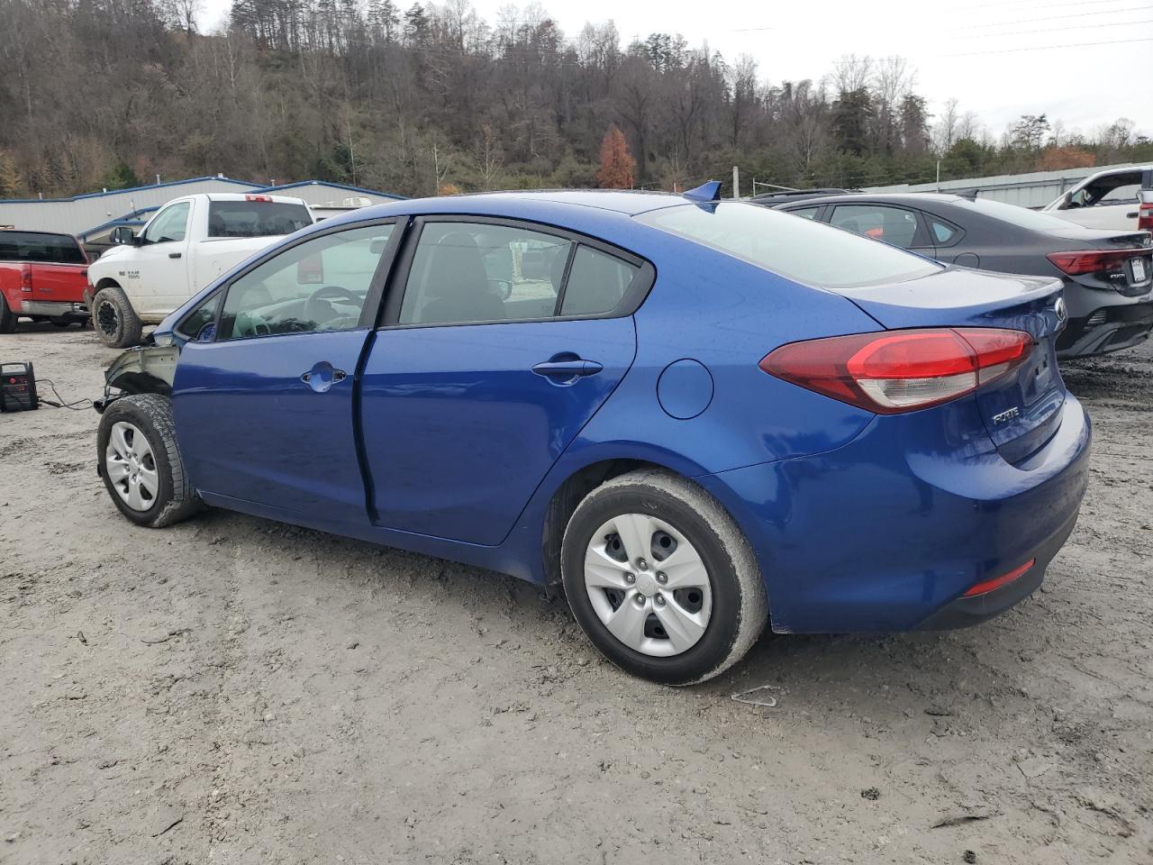 2017 Kia Forte Lx - Image 2