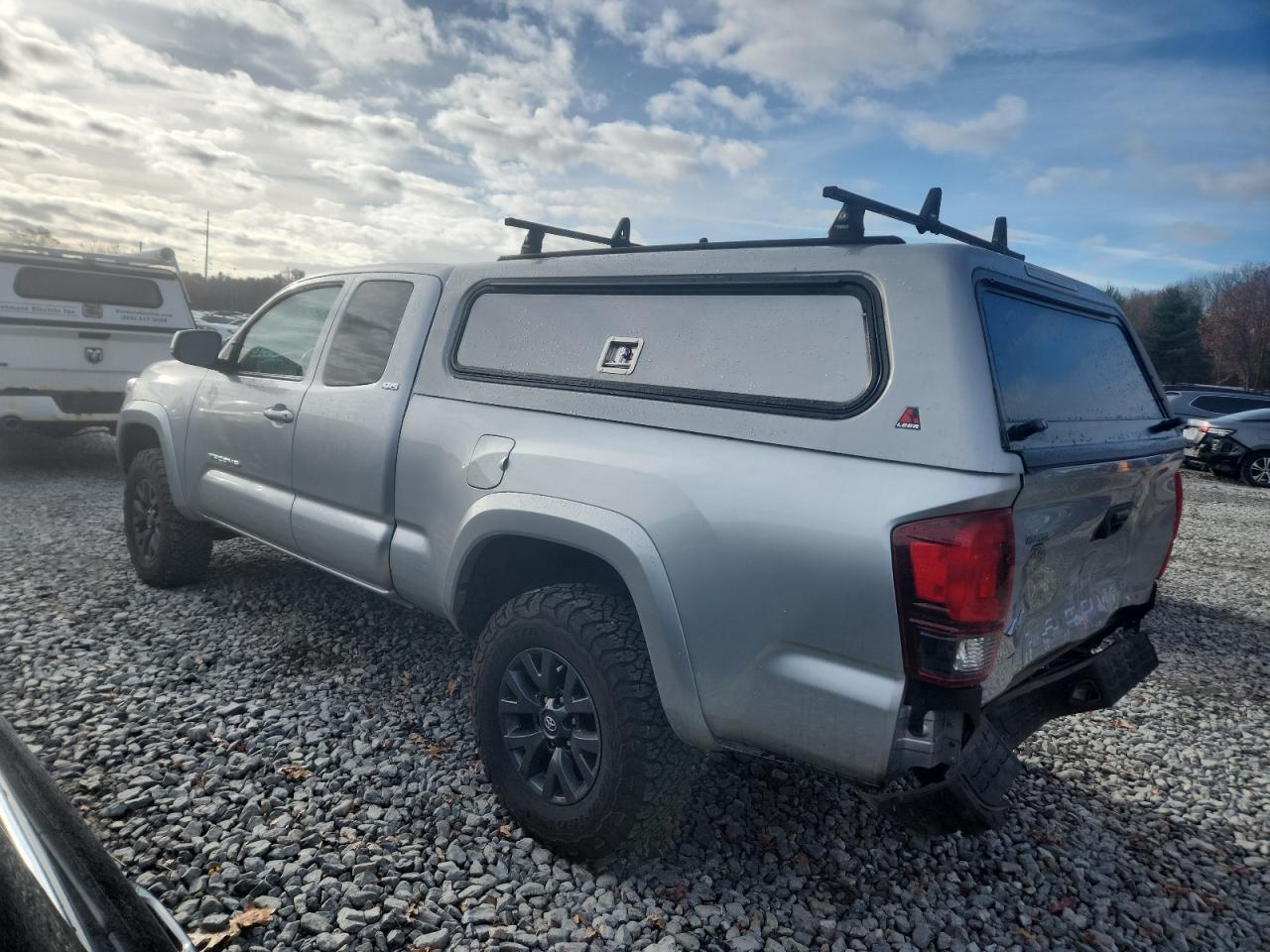 2022 Toyota Tacoma Sr5 - Фото 2