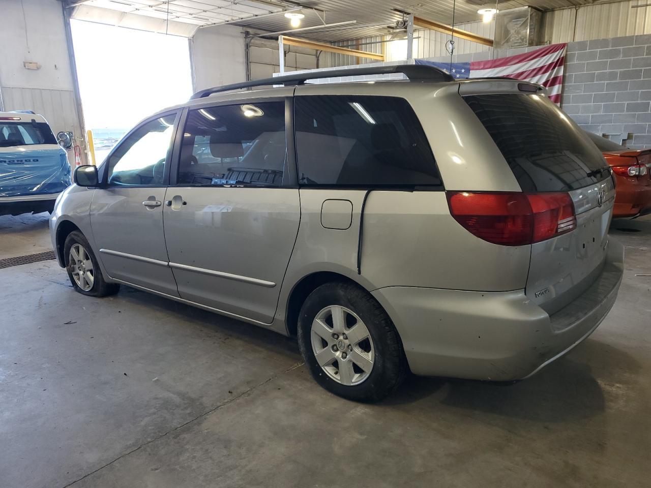 2005 Toyota Sienna Ce - Фото 2