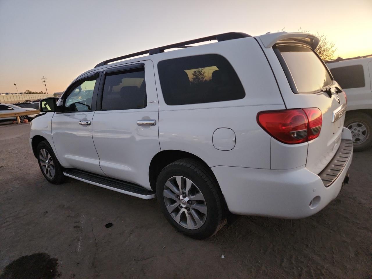 2015 Toyota Sequoia Limited - Фото 2