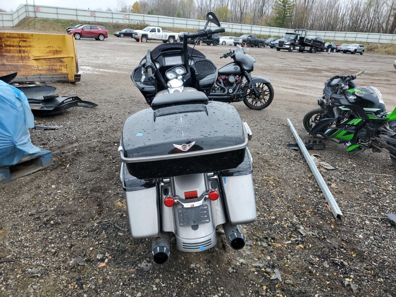 2017 Harley-Davidson Fltrx Road Glide - Фото 4