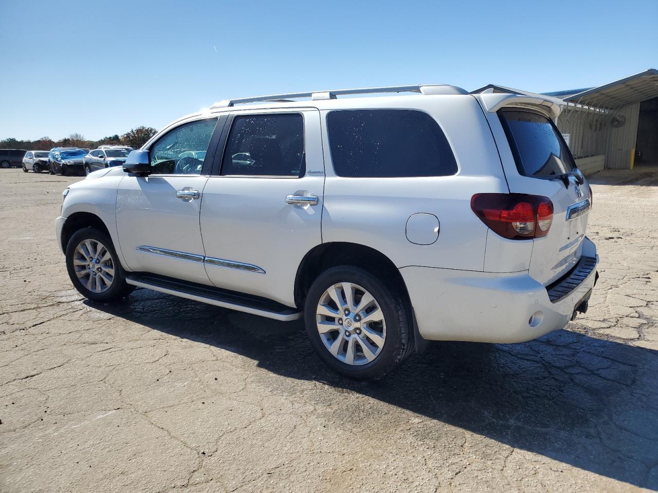 2019 Toyota Sequoia Platinum - Фото 2
