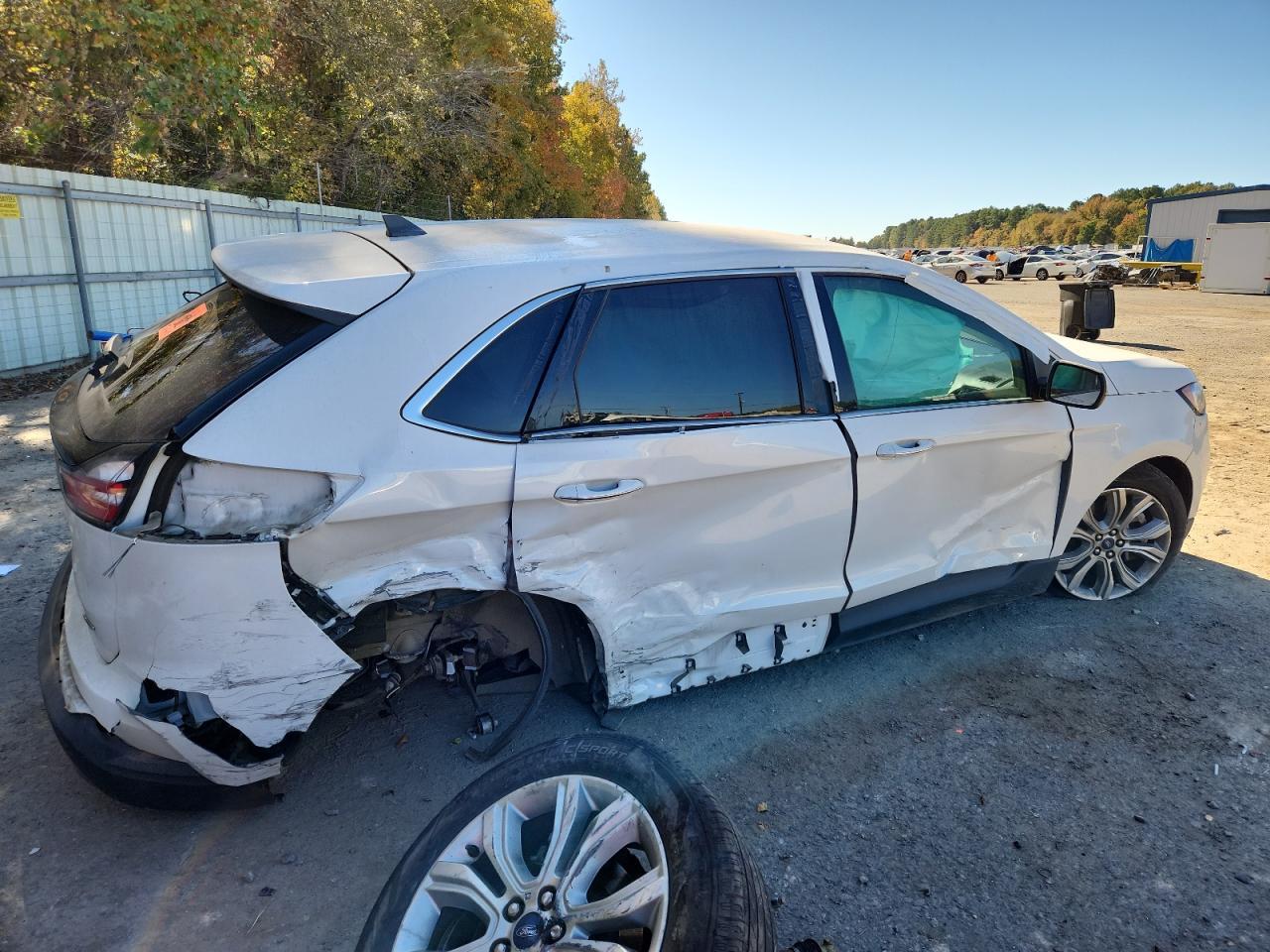 2021 Ford Edge Titanium - Image 3