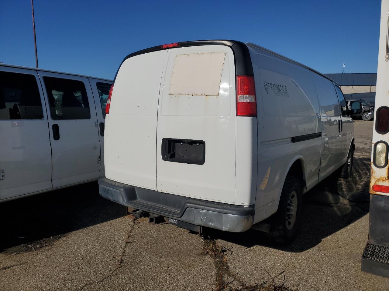 2018 Chevrolet Express 2500 Delivery Van - Image 3
