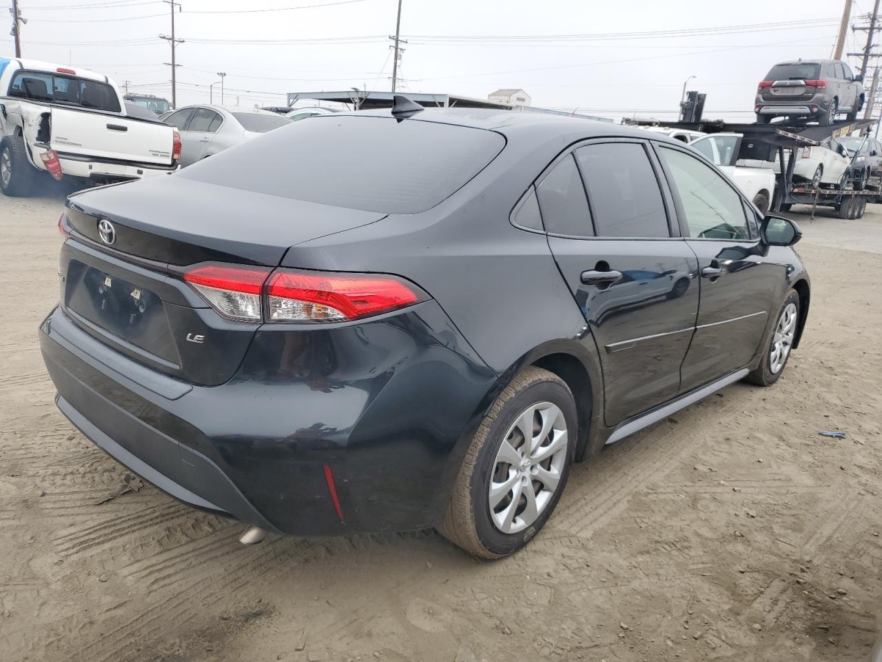 2021 Toyota Corolla Le - Фото 3