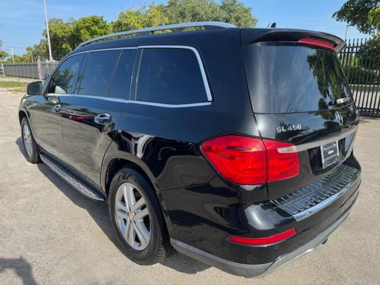2014 Mercedes-Benz Gl 450 4Matic - Image 2