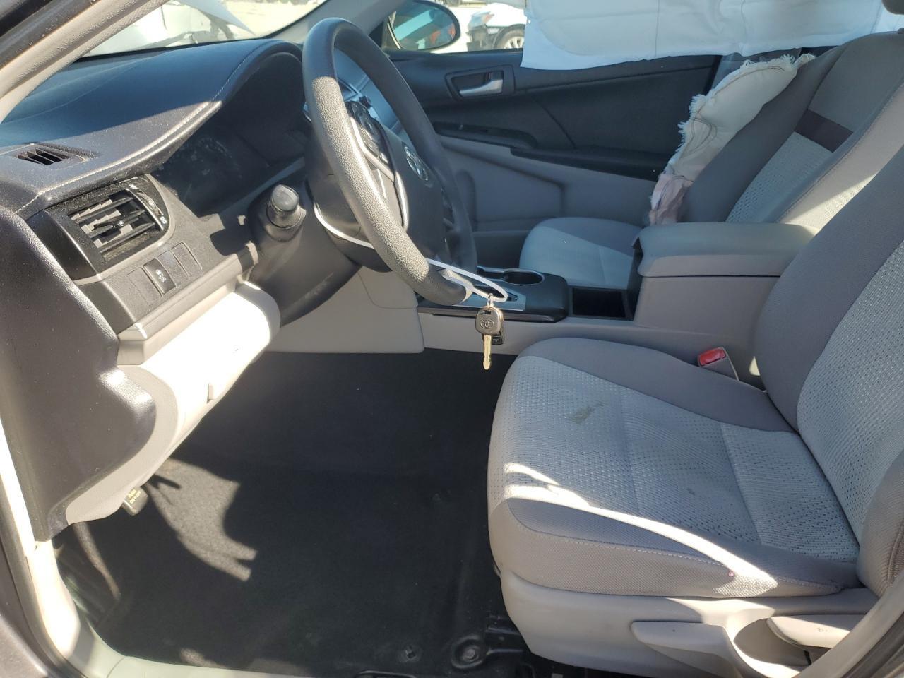 2013 Toyota Camry L - Фото 7