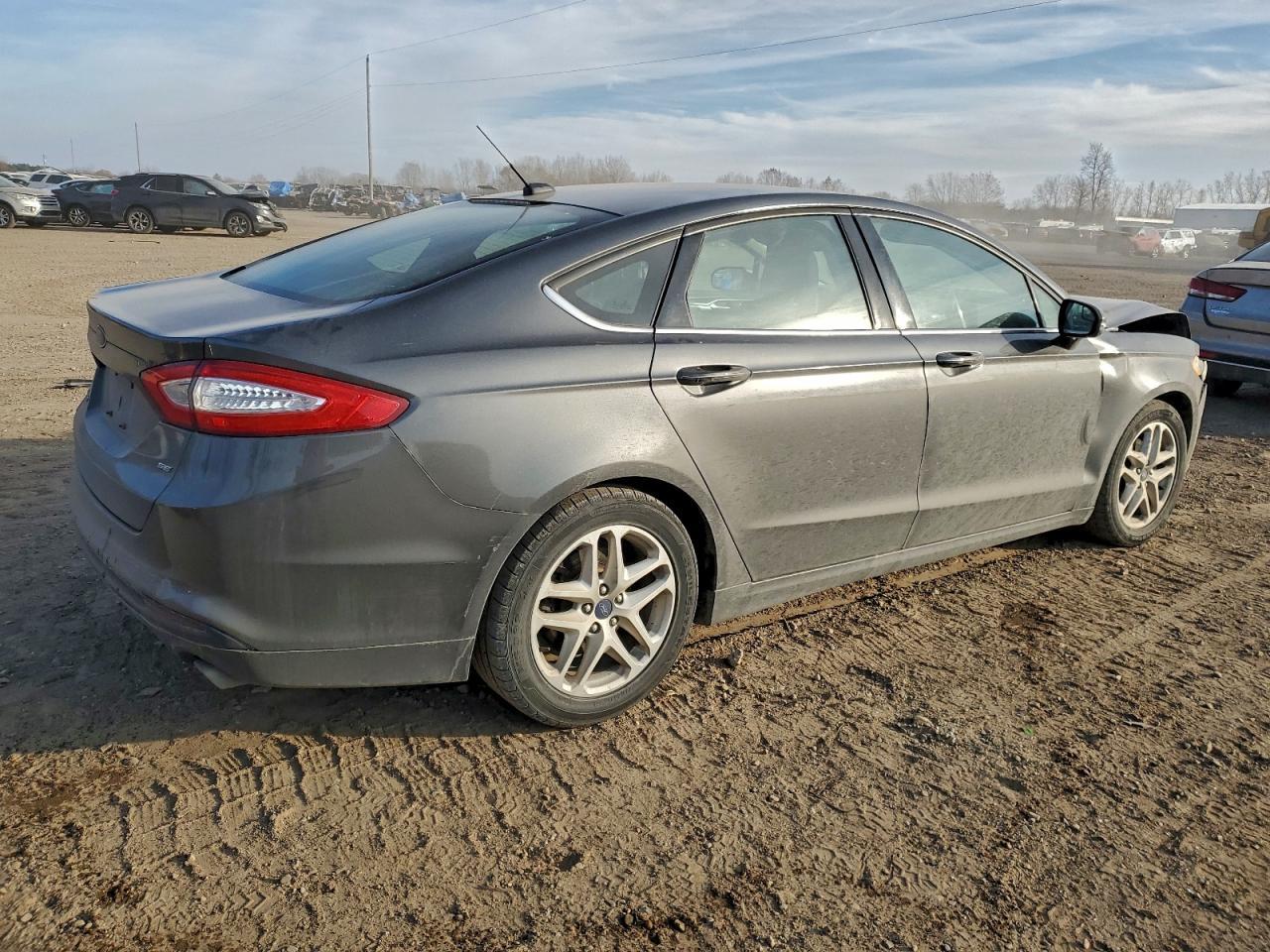 2015 Ford Fusion Se - Фото 3