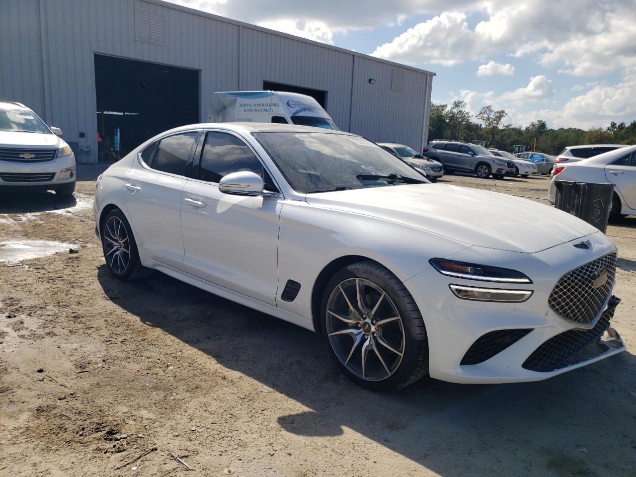 2022 Genesis G70 2.0T - Фото 4