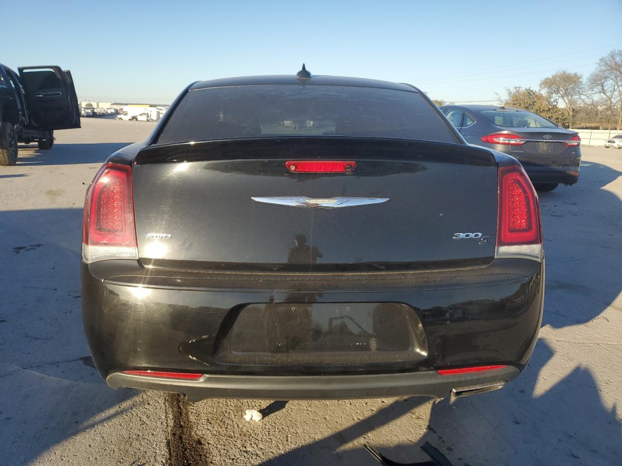 2019 Chrysler 300 S - Фото 6