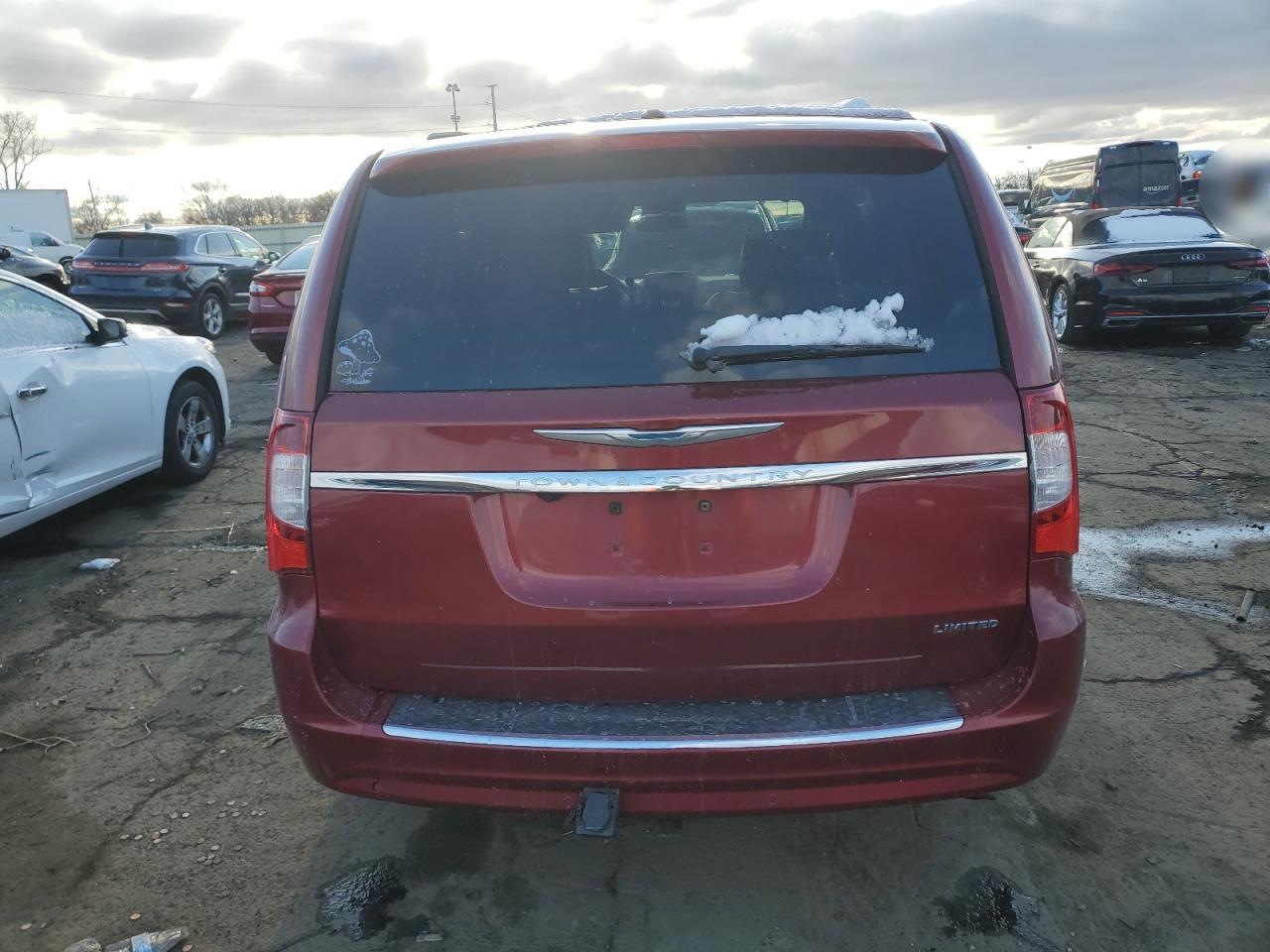2012 Chrysler Town & Country Limited - Фото 6