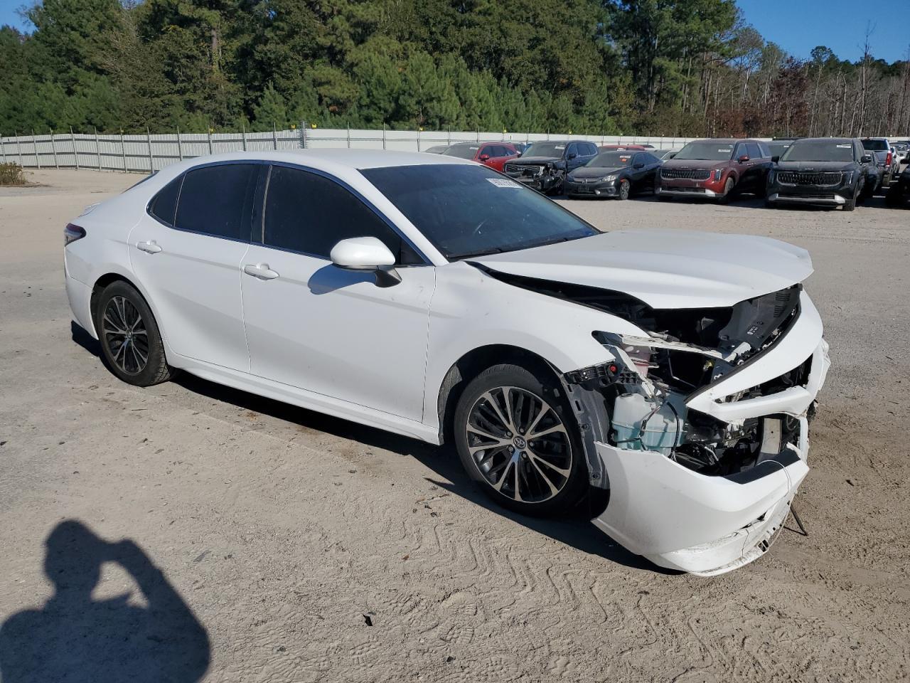 2019 Toyota Camry L - Фото 4